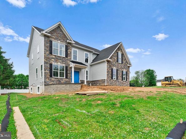 1055 Garey Drive, Yardley PA 19067