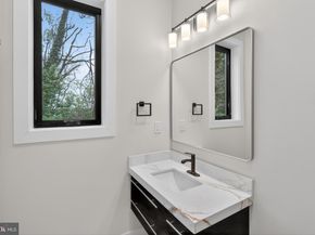4246 15TH Street N, Arlington VA 22207