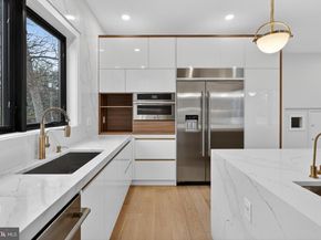 4246 15TH Street N, Arlington VA 22207