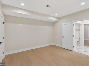 4246 15TH Street N, Arlington VA 22207