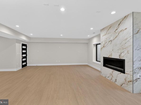 4246 15TH Street N, Arlington VA 22207