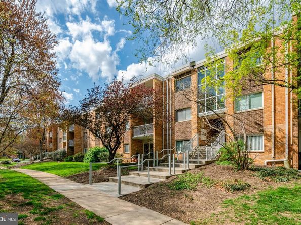 2904 Kings Chapel Road 05/16, Falls Church VA 22042