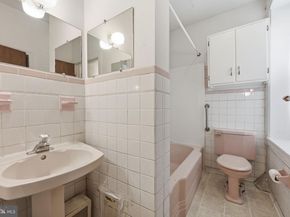 353 Hermitage Street, Philadelphia PA 19128