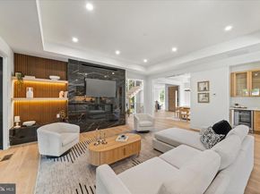 1110 Hillcrest Drive SW, Vienna VA 22180
