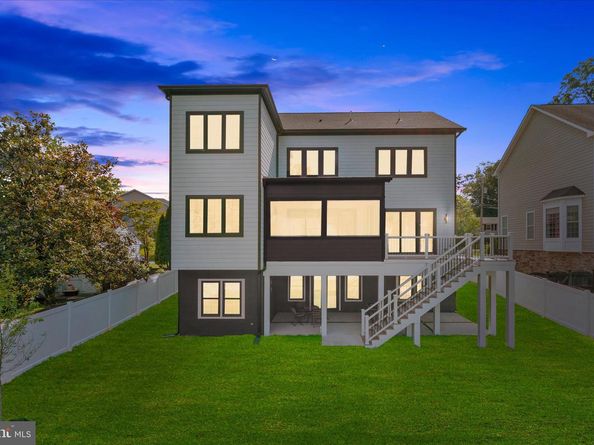 1110 Hillcrest Drive SW, Vienna VA 22180