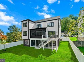 1110 Hillcrest Drive SW, Vienna VA 22180