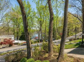 6439 Lakeview Drive, Falls Church VA 22041