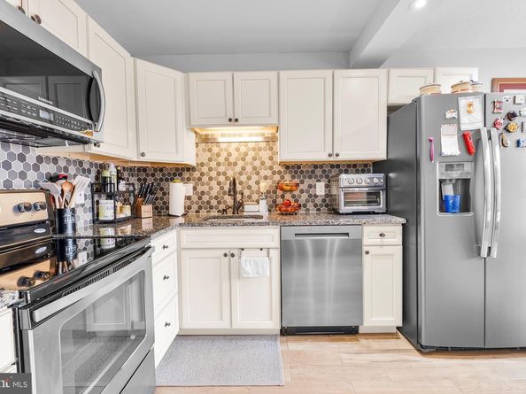 2216 Castle Rock Square 12C, Reston VA 20191