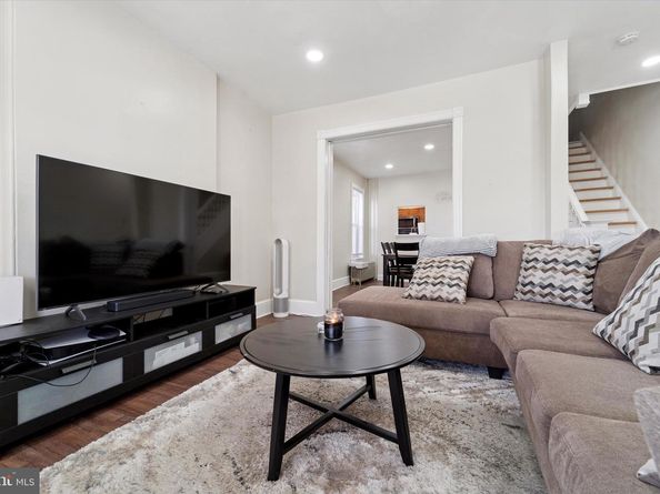 33 E Broadway Avenue, Clifton Heights PA 19018