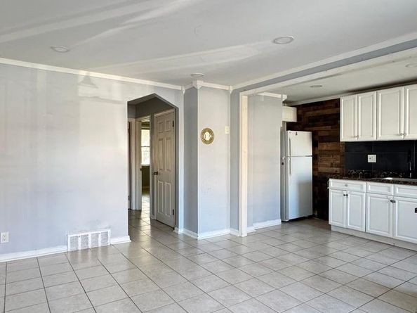 2130 E Cheltenham Avenue, Philadelphia PA 19124