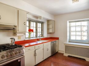 6710 Lincoln Drive, Philadelphia PA 19119