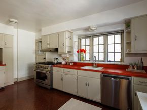 6710 Lincoln Drive, Philadelphia PA 19119