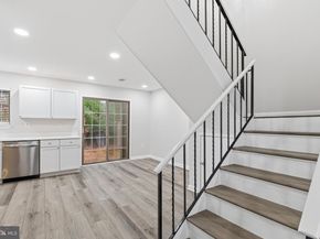 2006 Headlands Circle, Reston VA 20191