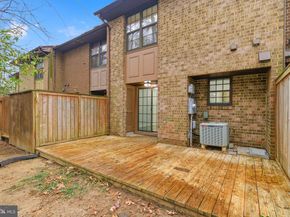 2006 Headlands Circle, Reston VA 20191