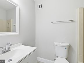 2006 Headlands Circle, Reston VA 20191