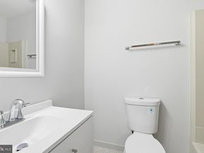 2006 Headlands Circle, Reston VA 20191