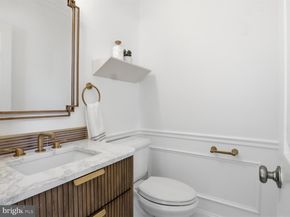 2310 Colonel Lindsay Court, Falls Church VA 22043