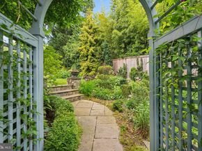 320 1/2 Mansion Drive, Alexandria VA 22302