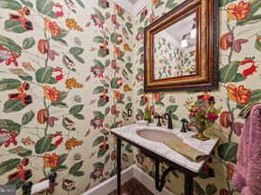 320 1/2 Mansion Drive, Alexandria VA 22302