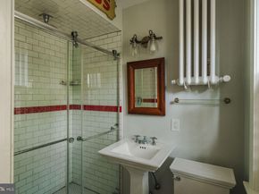 191 E Evergreen Avenue, Philadelphia PA 19118