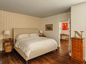 191 E Evergreen Avenue, Philadelphia PA 19118
