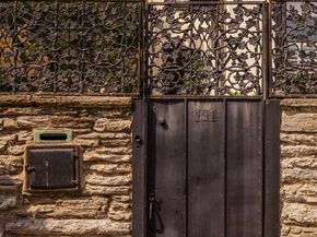 191 E Evergreen Avenue, Philadelphia PA 19118