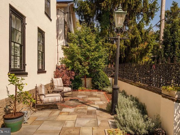 191 E Evergreen Avenue, Philadelphia PA 19118