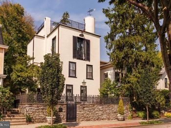 191 E Evergreen Avenue