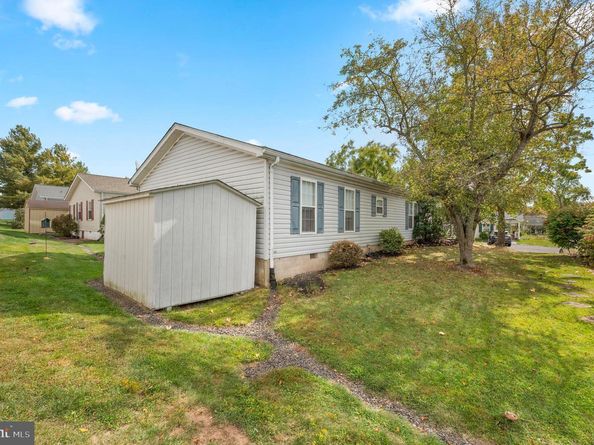 495 Goldenrod Crossing W, Buckingham PA 18912