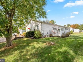 495 Goldenrod Crossing W, Buckingham PA 18912