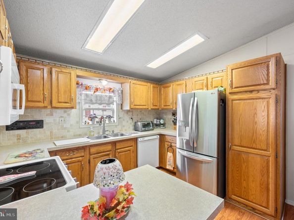 495 Goldenrod Crossing W, Buckingham PA 18912