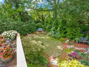 1230 23rd Street S, Arlington VA 22202