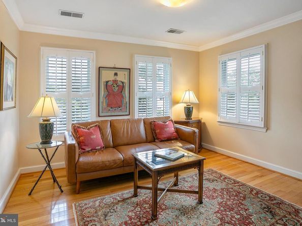 1230 23rd Street S, Arlington VA 22202