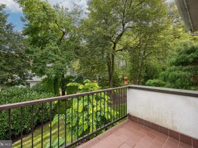 2 Ile Dhuyere 2, Devon PA 19333