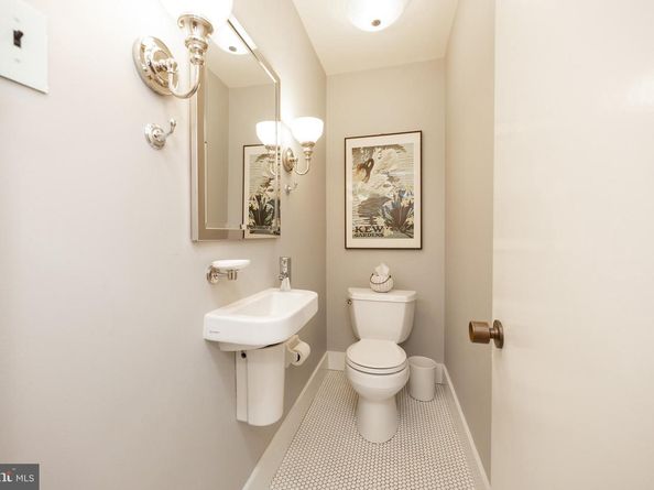 2 Ile Dhuyere 2, Devon PA 19333