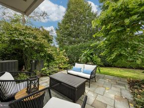 2 Ile Dhuyere 2, Devon PA 19333