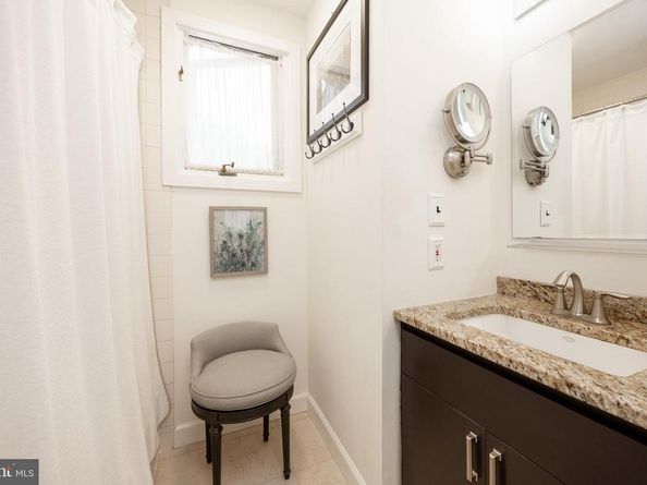 2 Ile Dhuyere 2, Devon PA 19333