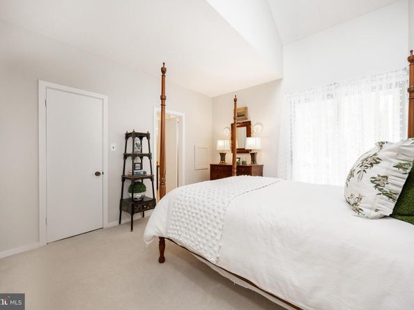 2 Ile Dhuyere 2, Devon PA 19333