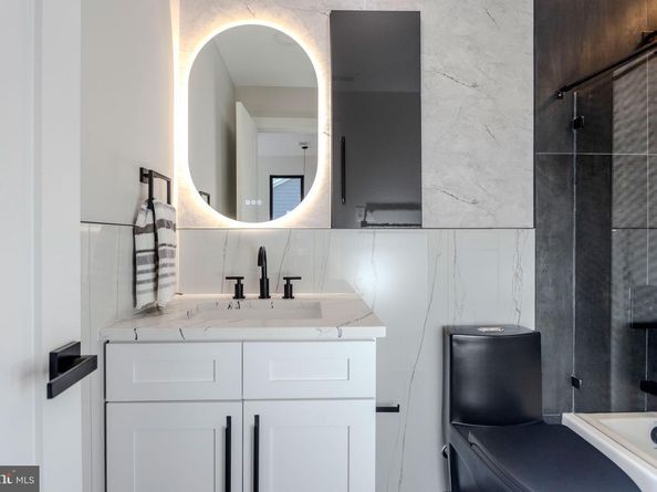 3500 7TH Street N, Arlington VA 22201