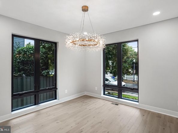 3500 7TH Street N, Arlington VA 22201