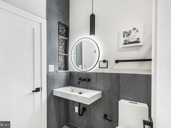 3500 7TH Street N, Arlington VA 22201