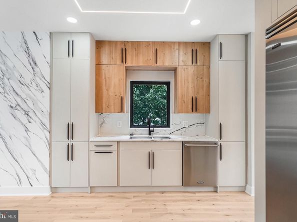 3500 7TH Street N, Arlington VA 22201