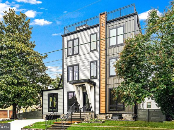 3500 7TH Street N, Arlington VA 22201