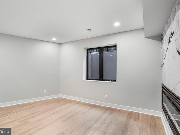 3500 7TH Street N, Arlington VA 22201