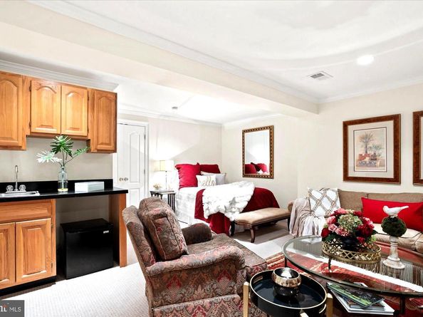 9921 New London Drive, Potomac MD 20854