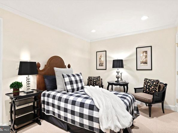 9921 New London Drive, Potomac MD 20854