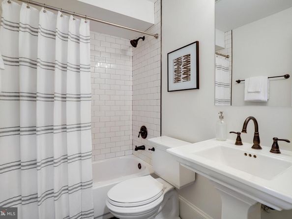1122 Abbey Place NE, Washington DC 20002