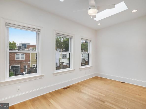 1122 Abbey Place NE, Washington DC 20002