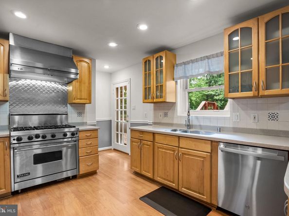 6663 Kennedy Lane, Falls Church VA 22042