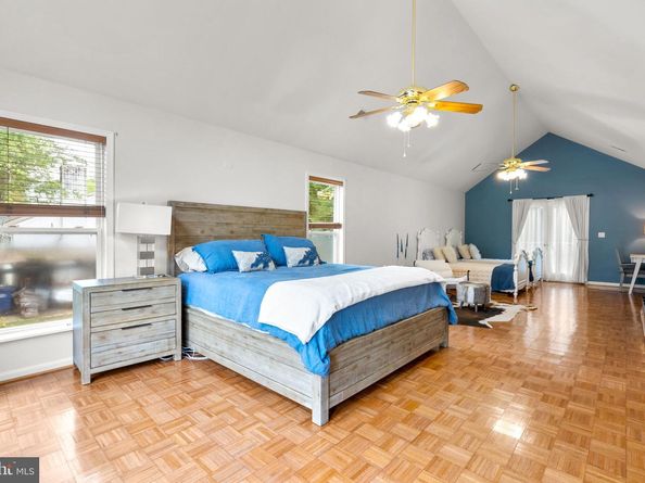 6663 Kennedy Lane, Falls Church VA 22042